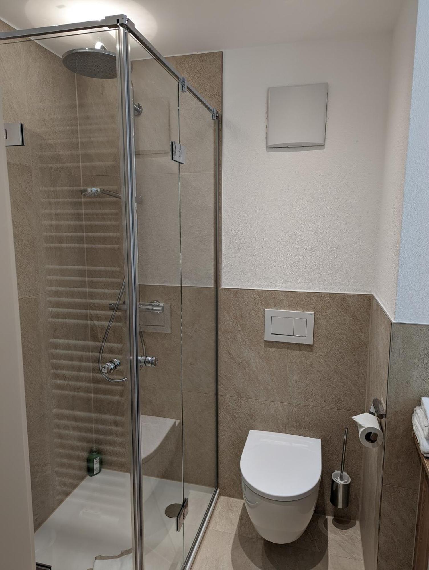 Hotel Und Weingut Karlsmuehle Mertesdorf Екстериор снимка
