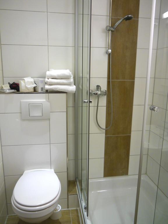Hotel Und Weingut Karlsmuehle Mertesdorf Екстериор снимка